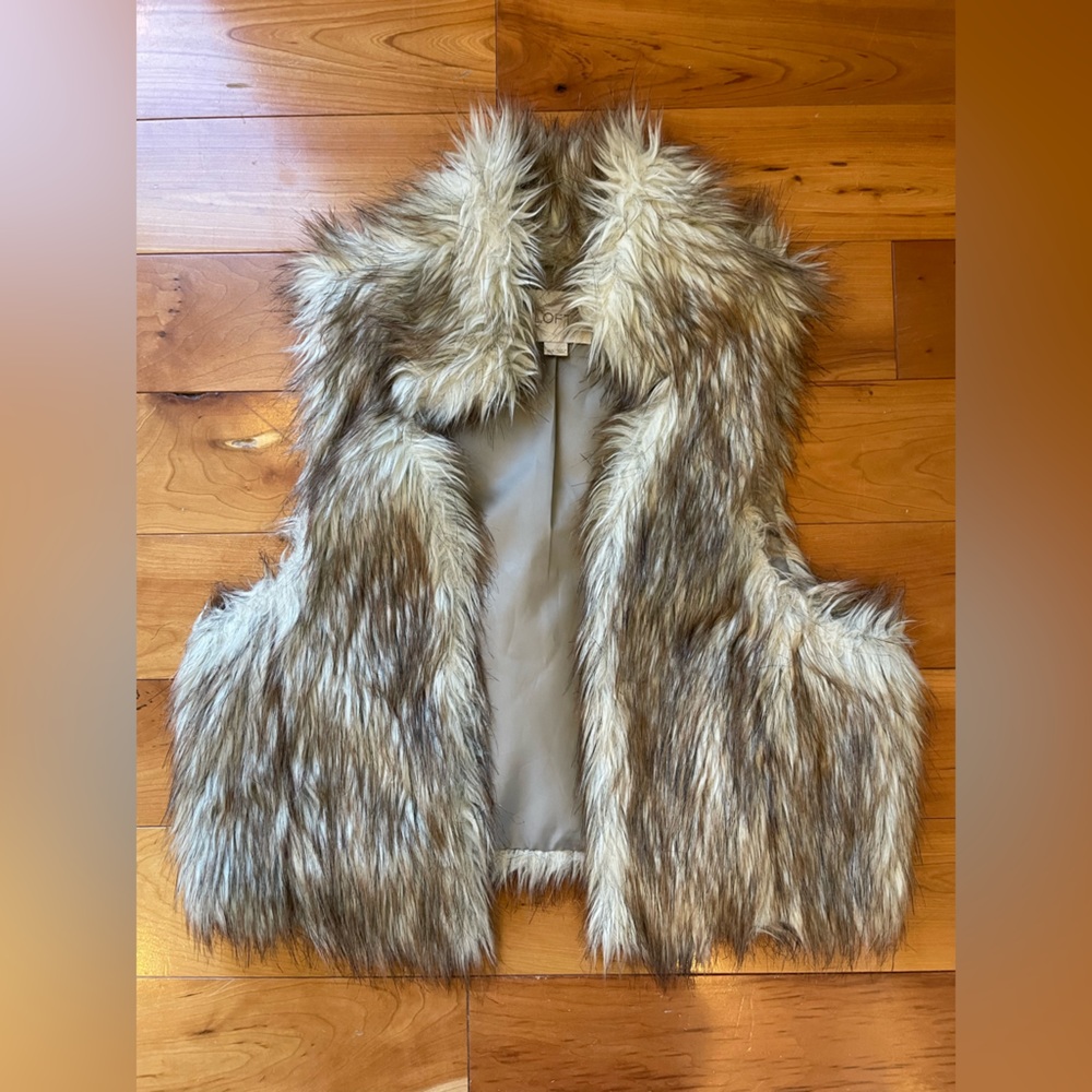 LOFT faux fur vest